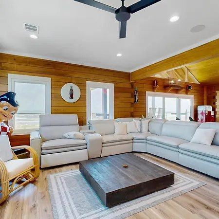 The Coppertone House Villa